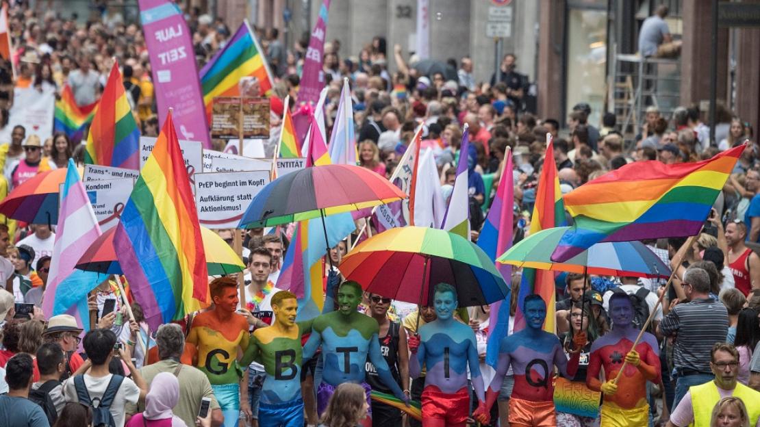 Demonstrationszug der Regenbogen-Community beim Frankfurter CSD 2018